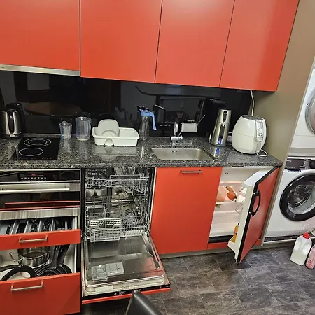 Privat Grosse -mars- Mit Gemeinsamer Kueche Und Bad In Altstadt تشر