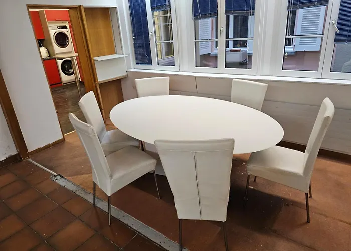 Privat Grosse -mars- Mit Gemeinsamer Kueche Und Bad In Altstadt