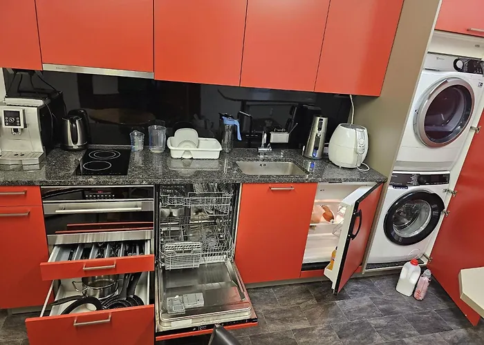 Privat Grosse -mars- Mit Gemeinsamer Kueche Und Bad In Altstadt تشر