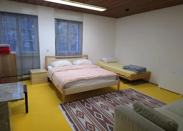 Privat Grosse -mars- Mit Gemeinsamer Kueche Und Bad In Altstadt بيت ضيافة تشر