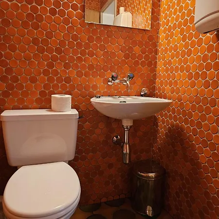 Privat Grosse -mars- Mit Gemeinsamer Kueche Und Bad In Altstadt 3*