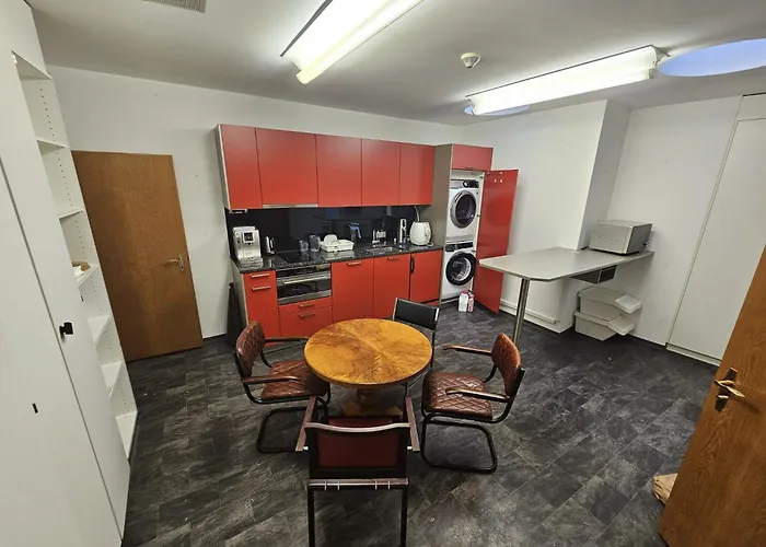 Privat Grosse -mars- Mit Gemeinsamer Kueche Und Bad In Altstadt 3*